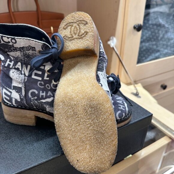 Chanel Distress look Interlocking CC Logo Combat Boots Women's Size 38 - Picture 5 of 5